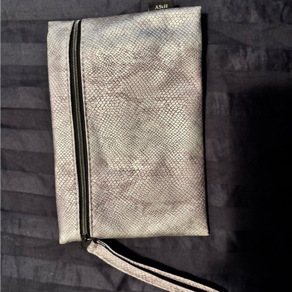 FREE WITH PURCHASE Ipsy makeup bag